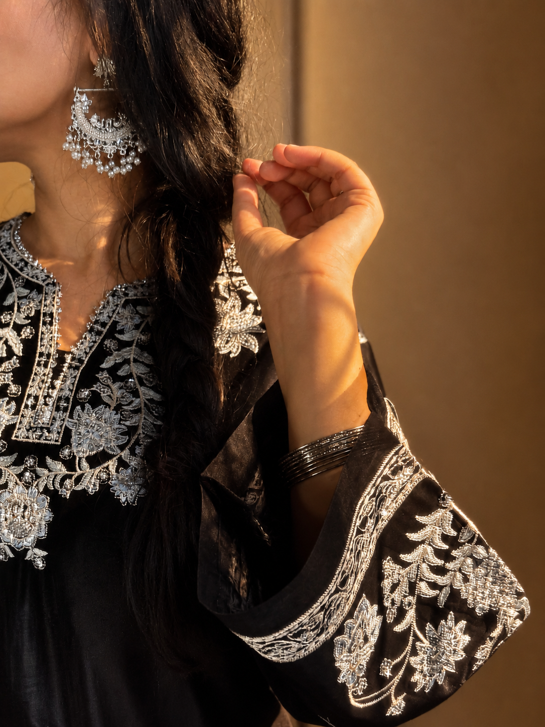 Zareen Noir 3 PC Embroidery Suite