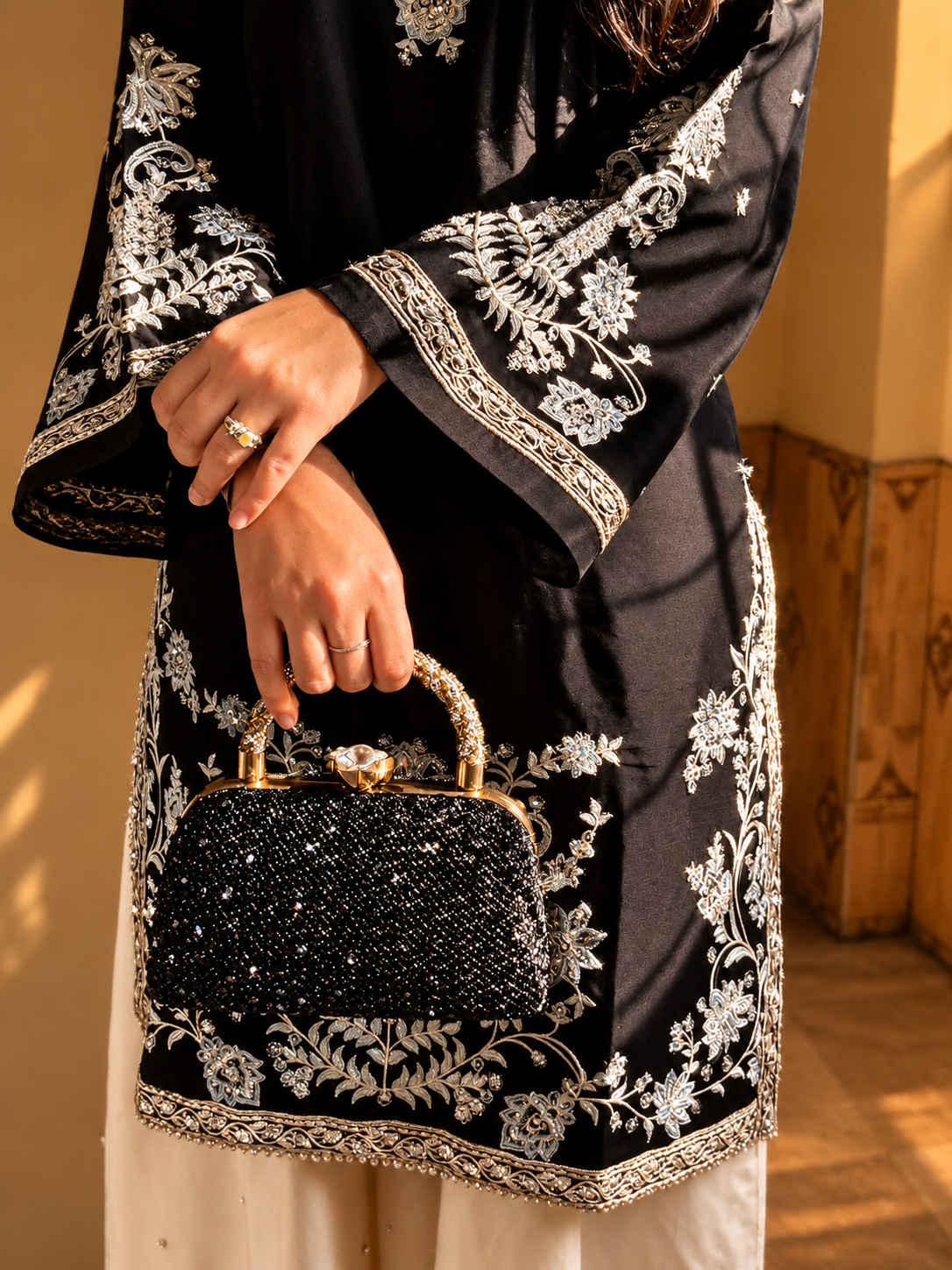 Zareen Noir 3 PC Embroidery Suite