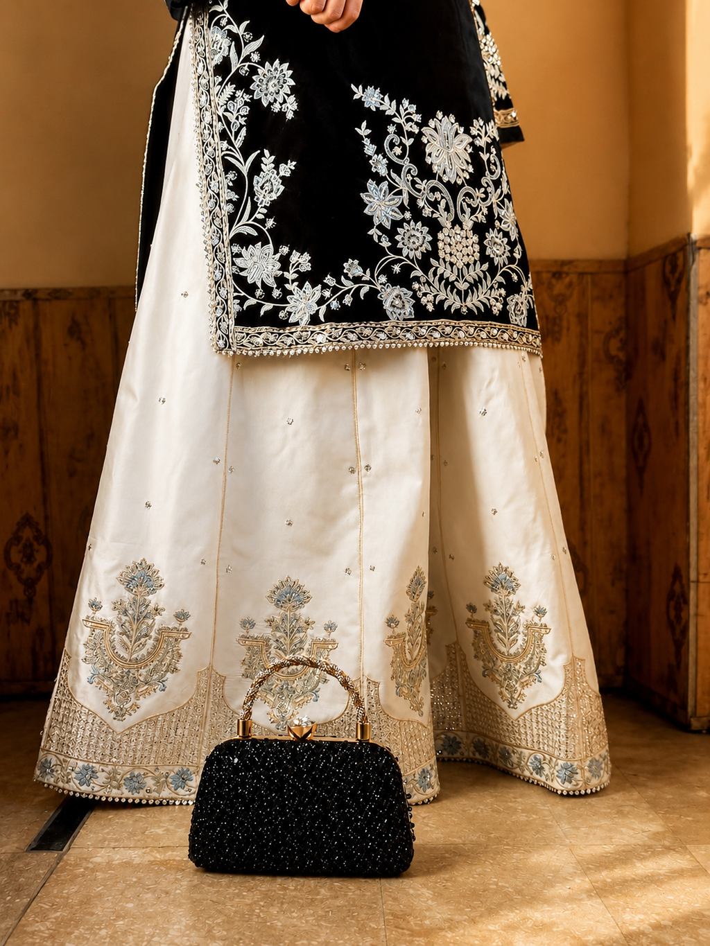 Zareen Noir 3 PC Embroidery Suite