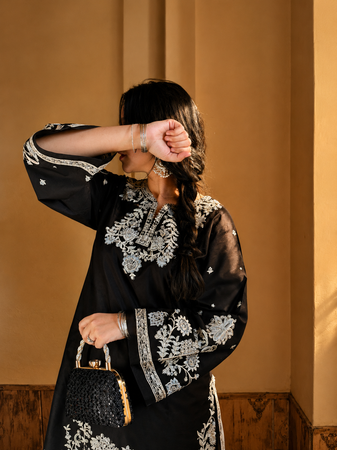 Zareen Noir 3 PC Embroidery Suite
