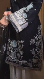 Zareen Noir 3 PC Embroidery Suite